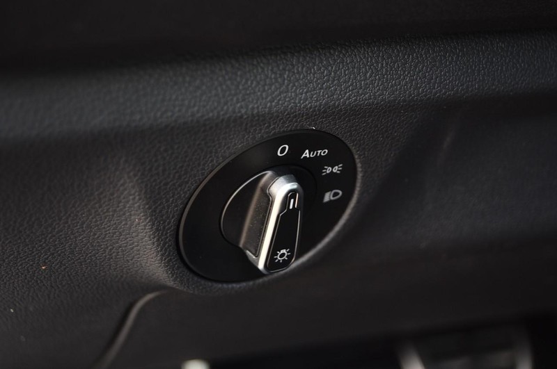Volkswagen Jetta Vehicle Image 11