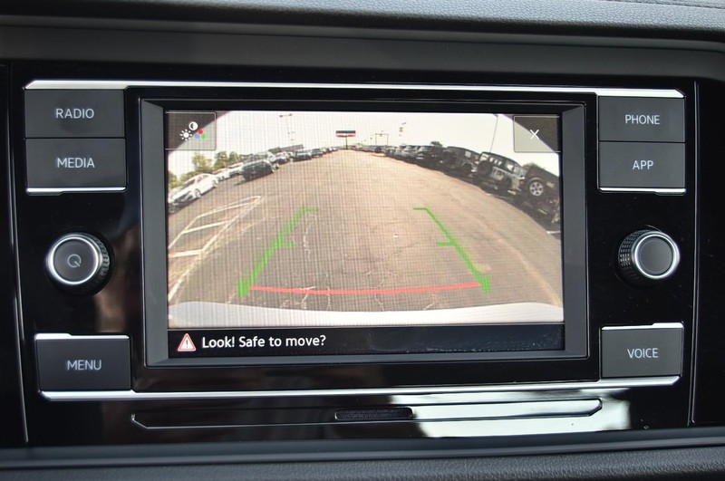 Volkswagen Jetta Vehicle Image 13