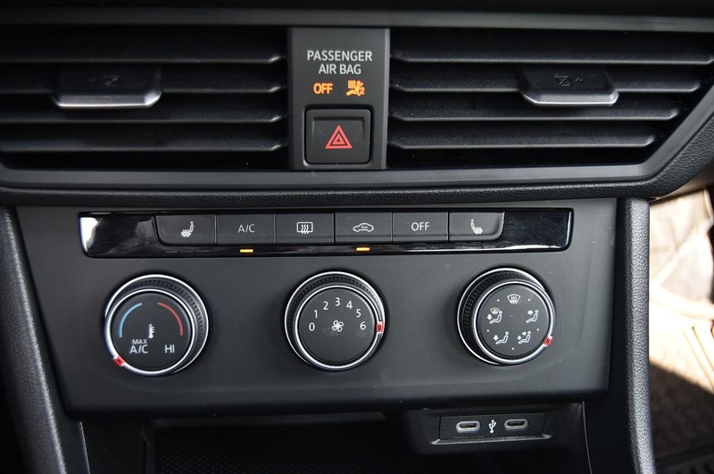 Volkswagen Jetta Vehicle Image 15