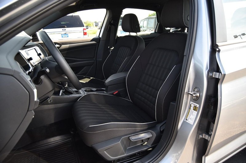Volkswagen Jetta Vehicle Image 19