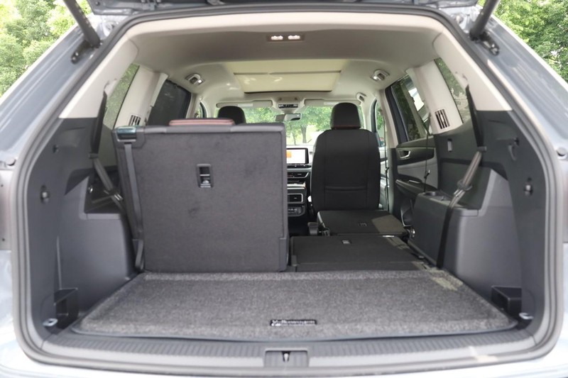Volkswagen Atlas Vehicle Image 08