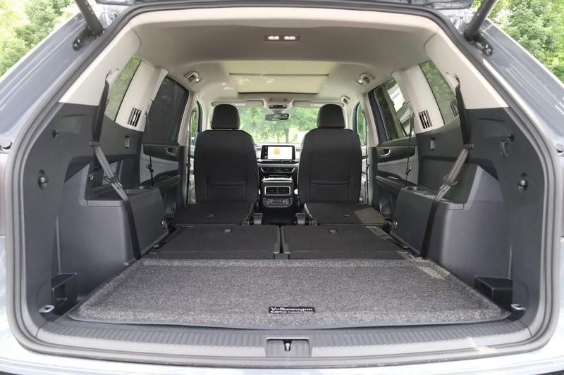 Volkswagen Atlas Vehicle Image 09