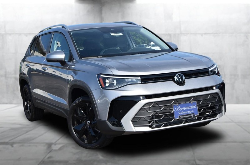 Volkswagen Taos Vehicle Image 02
