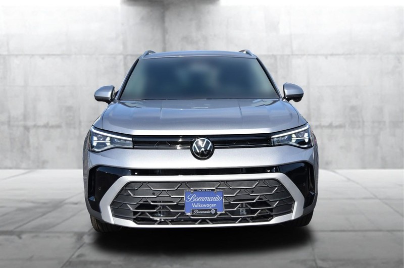 Volkswagen Taos Vehicle Image 04