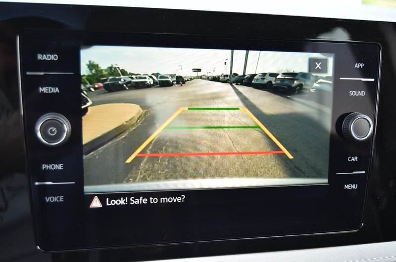 Volkswagen Taos Vehicle Image 12