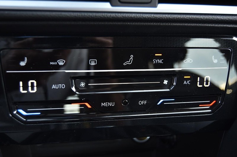 Volkswagen Taos Vehicle Image 14