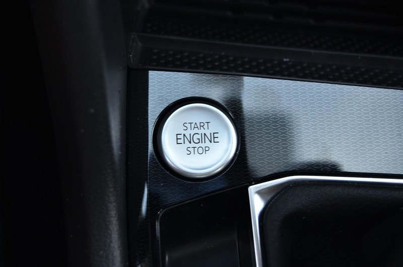 Volkswagen Taos Vehicle Image 16