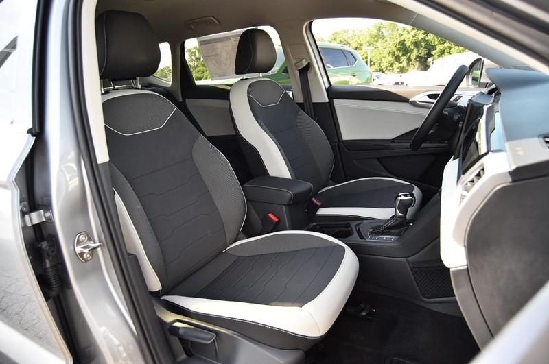 Volkswagen Taos Vehicle Image 20