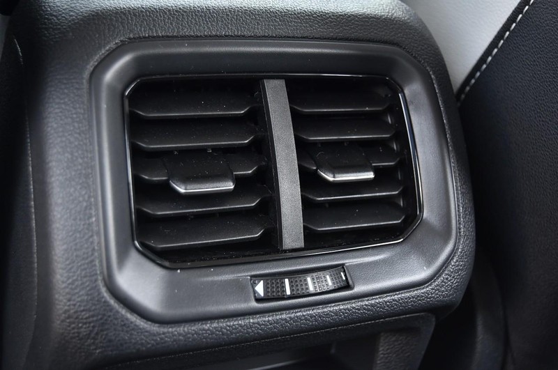 Volkswagen Taos Vehicle Image 22