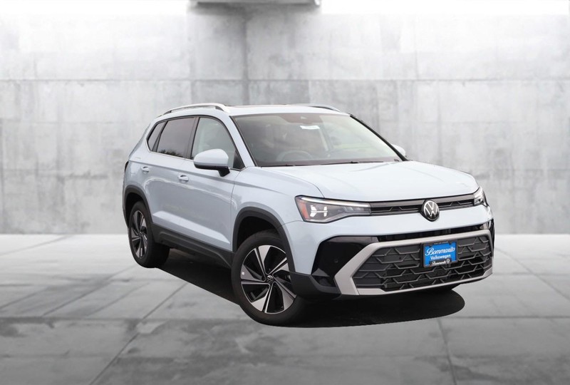 Volkswagen Taos Vehicle Image 02