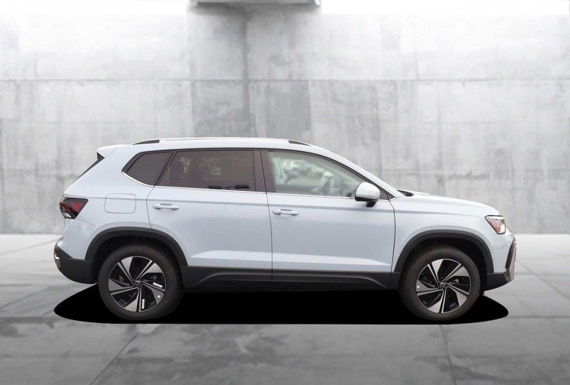 Volkswagen Taos Vehicle Image 05