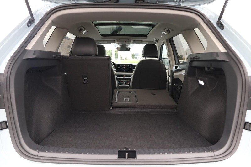 Volkswagen Taos Vehicle Image 08