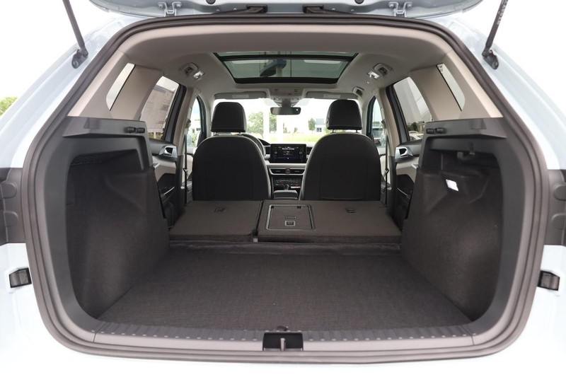 Volkswagen Taos Vehicle Image 09