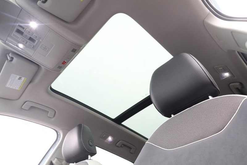Volkswagen Taos Vehicle Image 11