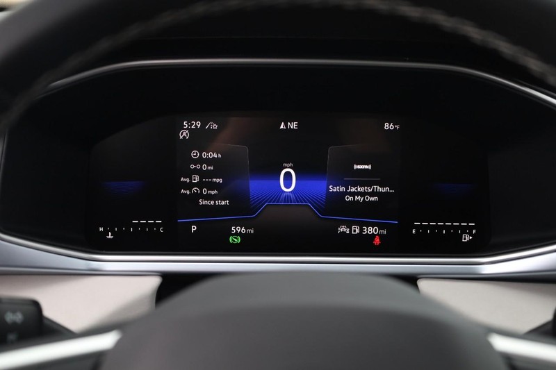 Volkswagen Taos Vehicle Image 14