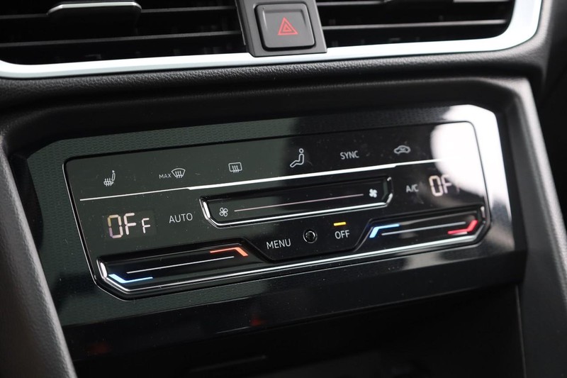 Volkswagen Taos Vehicle Image 18