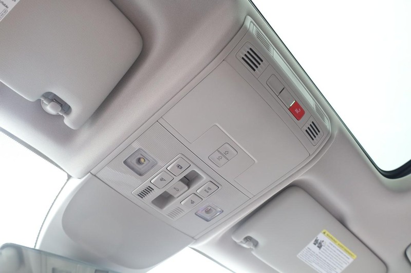 Volkswagen Taos Vehicle Image 21