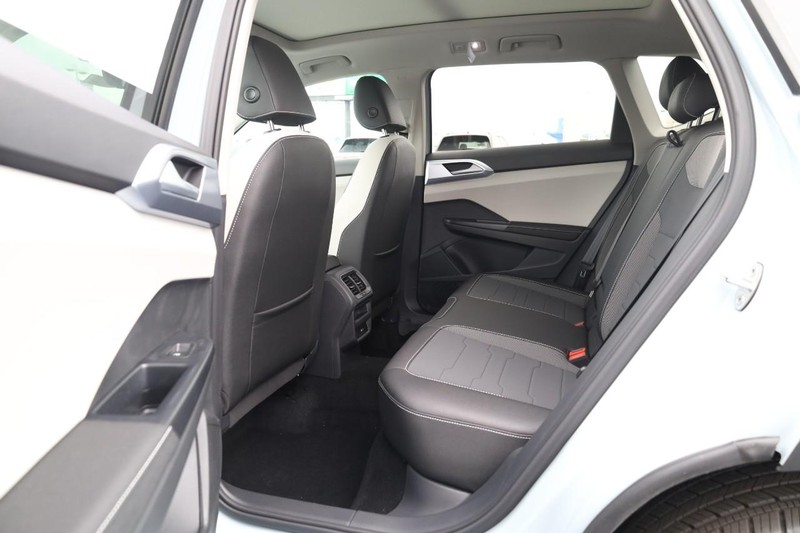 Volkswagen Taos Vehicle Image 25