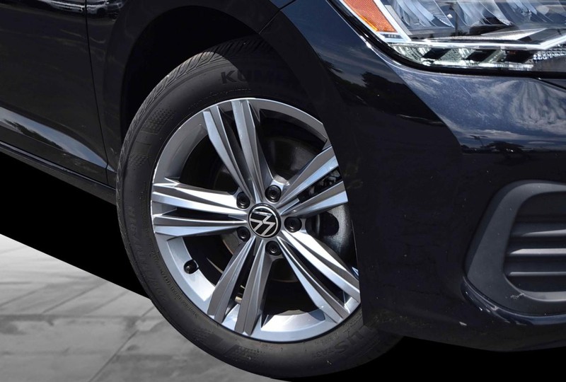 Volkswagen Jetta Vehicle Image 03
