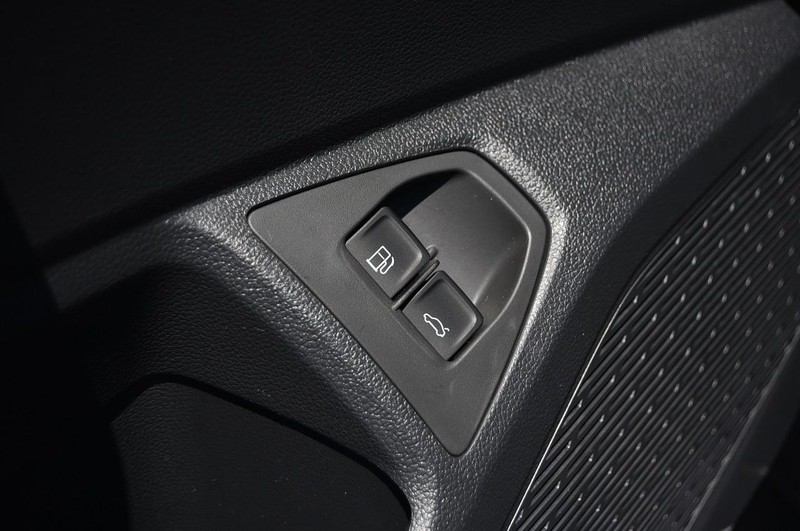 Volkswagen Jetta Vehicle Image 09