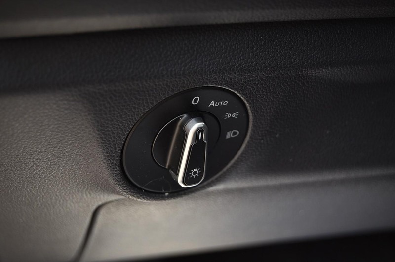 Volkswagen Jetta Vehicle Image 11