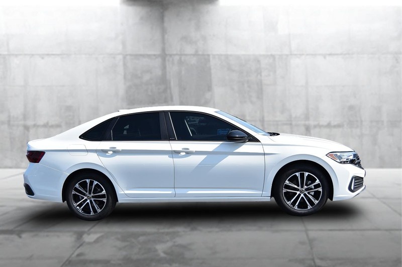 Volkswagen Jetta Vehicle Image 05