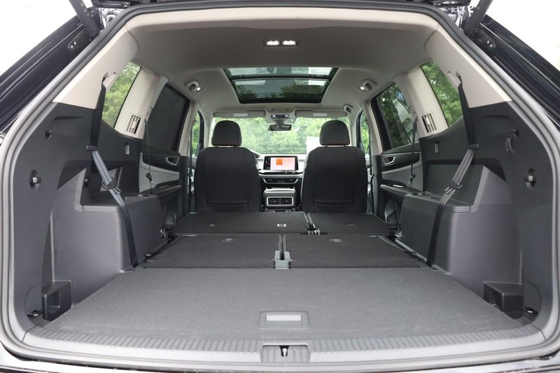 Volkswagen Atlas Vehicle Image 09