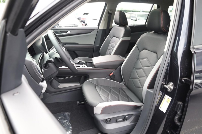 Volkswagen Atlas Vehicle Image 11