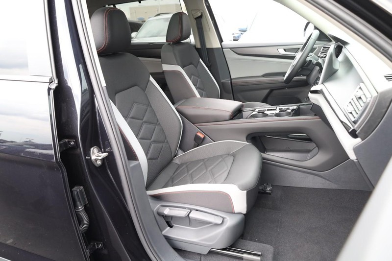 Volkswagen Atlas Vehicle Image 31