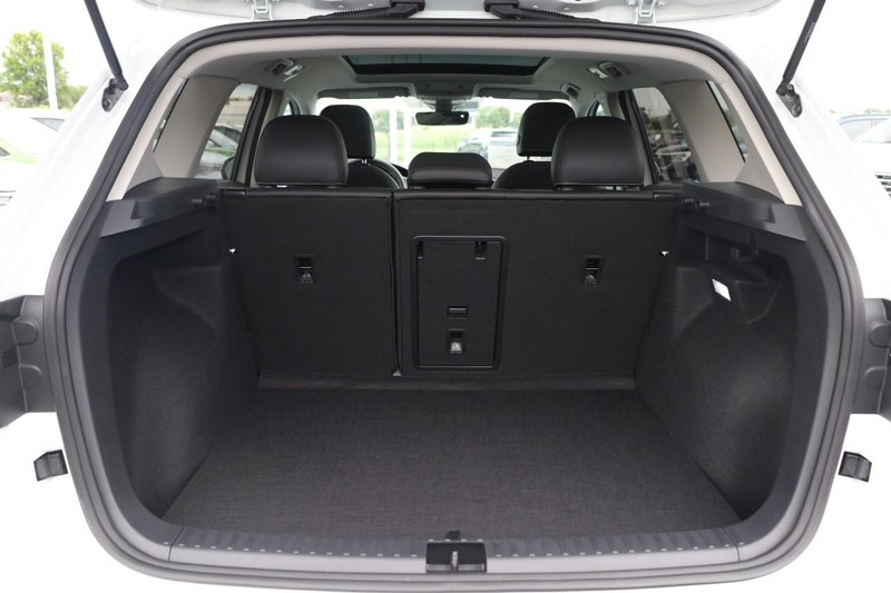 Volkswagen Taos Vehicle Image 07