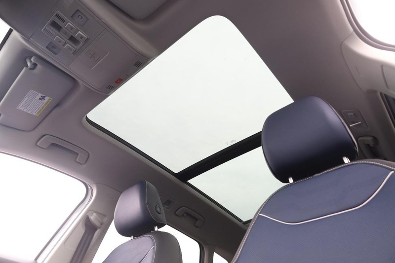 Volkswagen Taos Vehicle Image 11