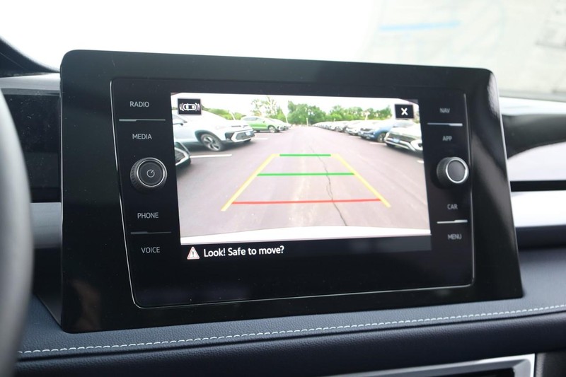 Volkswagen Taos Vehicle Image 16