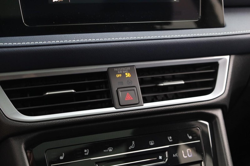 Volkswagen Taos Vehicle Image 18