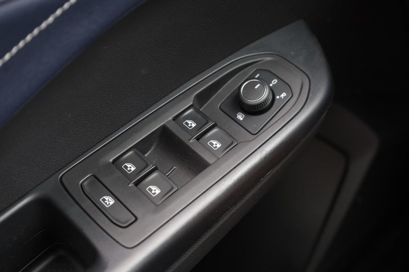 Volkswagen Taos Vehicle Image 23