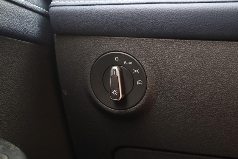 Volkswagen Taos Vehicle Image 24