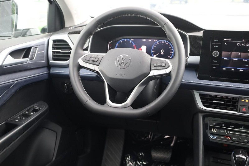 Volkswagen Taos Vehicle Image 29