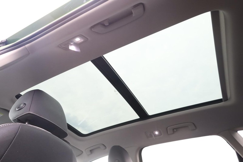 Volkswagen Taos Vehicle Image 12