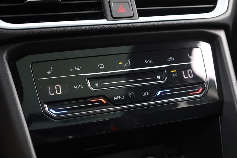 Volkswagen Taos Vehicle Image 19