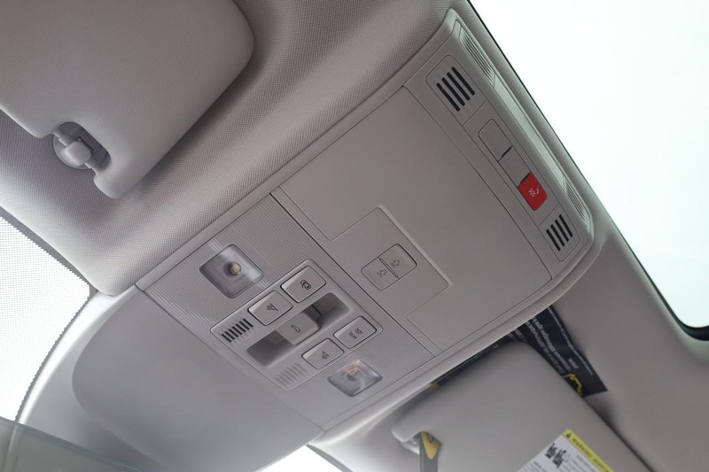 Volkswagen Taos Vehicle Image 22