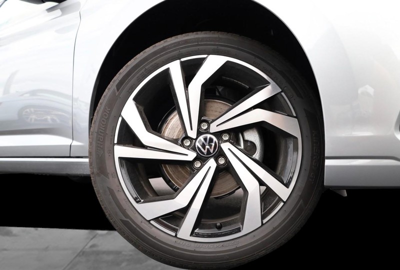 Volkswagen Jetta Vehicle Image 03