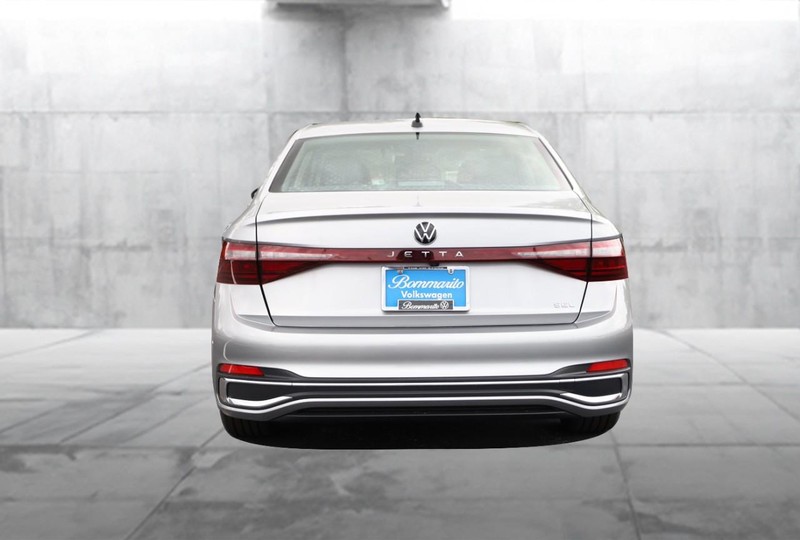 Volkswagen Jetta Vehicle Image 06