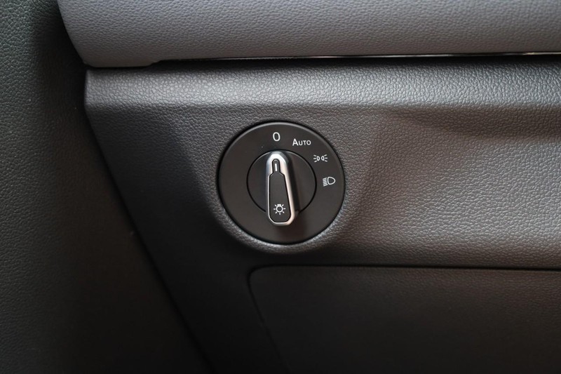 Volkswagen Jetta Vehicle Image 22