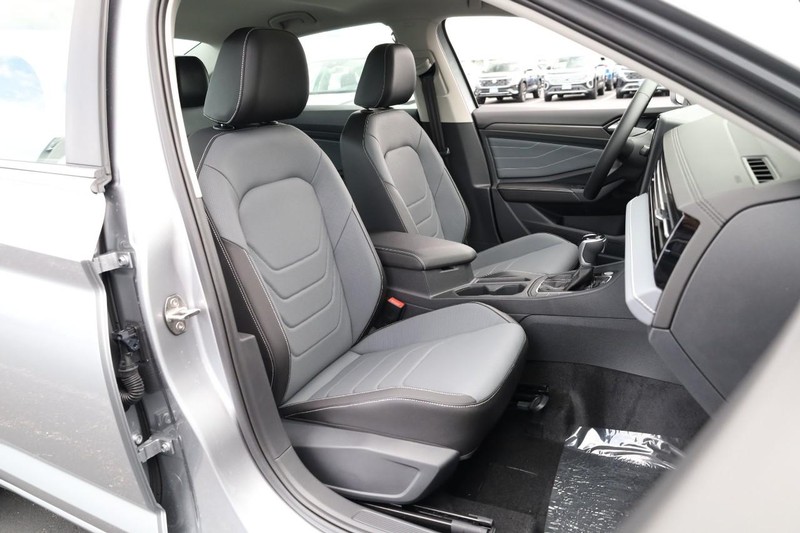 Volkswagen Jetta Vehicle Image 28