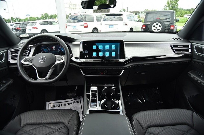 Volkswagen Atlas Cross Sport Vehicle Image 07