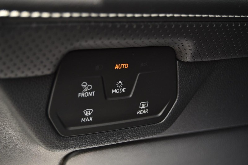 Volkswagen Atlas Cross Sport Vehicle Image 11