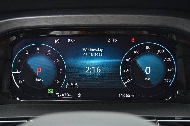 Volkswagen Atlas Cross Sport Vehicle Image 12
