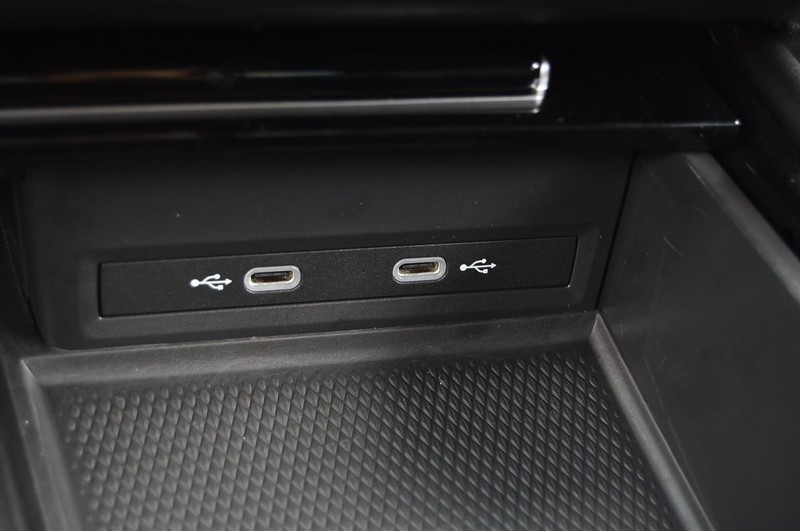 Volkswagen Atlas Cross Sport Vehicle Image 17