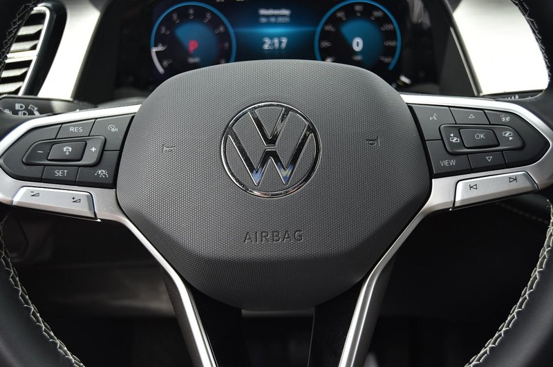 Volkswagen Atlas Cross Sport Vehicle Image 19