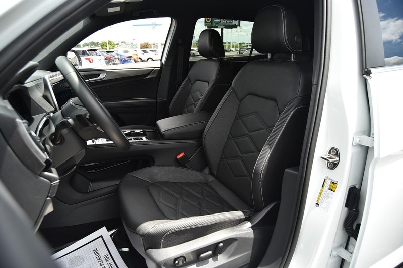 Volkswagen Atlas Cross Sport Vehicle Image 20