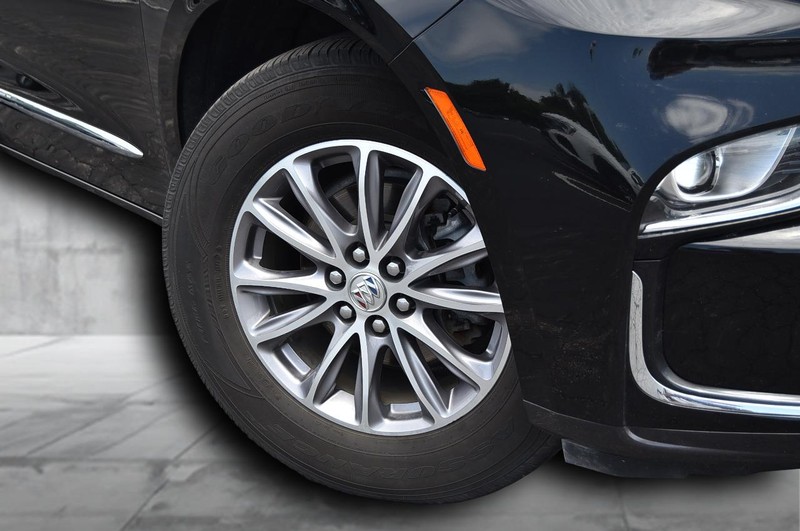 Buick Enclave Vehicle Image 03